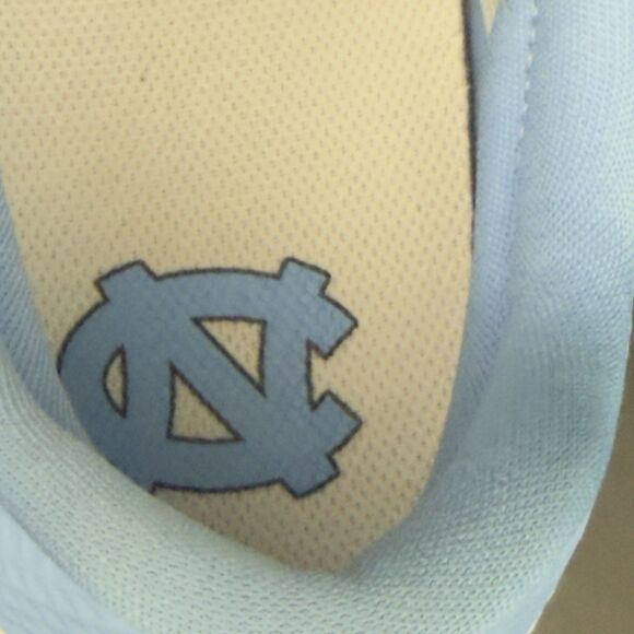 USED Jordan Zoom Tenacity UNC Tar Heels University Blue Size 14 CV1670-403 RARE main image 3